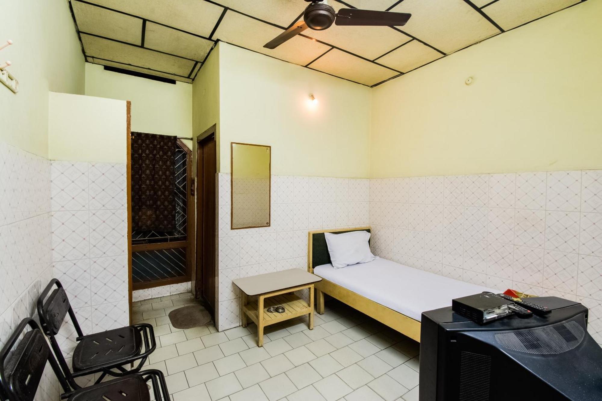 Spot On Sri Ratna Lodge Rājahmundry Zewnętrze zdjęcie